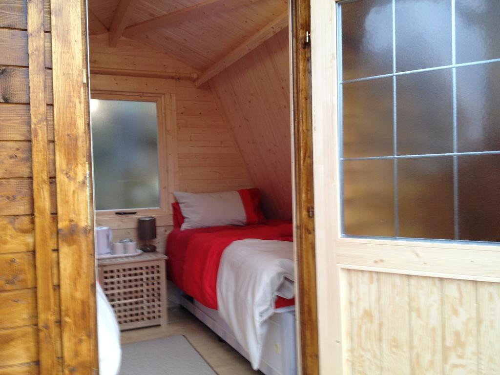 Bryn Dinas Camping Pods Ltd. Hotel เบดด์เกอเลิร์ท ห้อง รูปภาพ