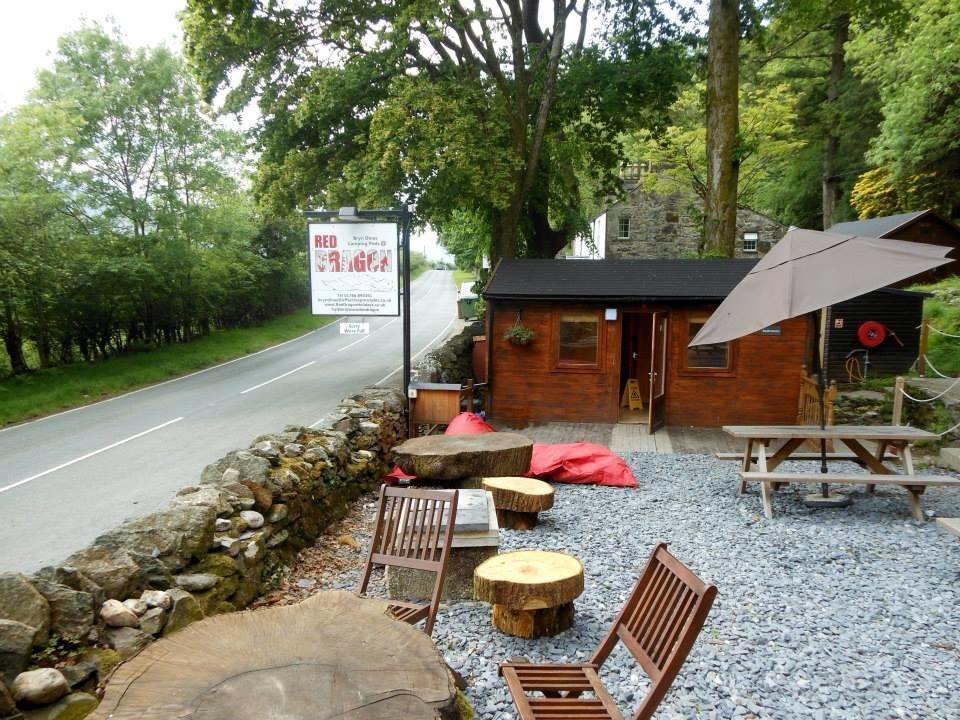 Bryn Dinas Camping Pods Ltd. Hotel เบดด์เกอเลิร์ท ภายนอก รูปภาพ