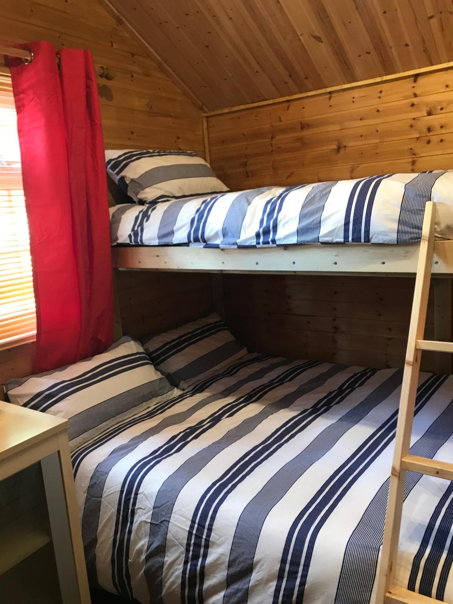 Bryn Dinas Camping Pods At The Foot Of Mt Snowdon เบดด์เกอเลิร์ท ภายนอก รูปภาพ