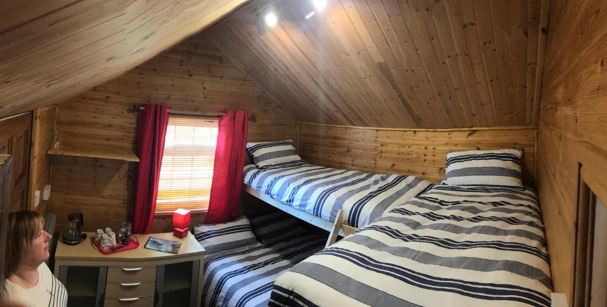 Bryn Dinas Camping Pods At The Foot Of Mt Snowdon เบดด์เกอเลิร์ท ภายนอก รูปภาพ