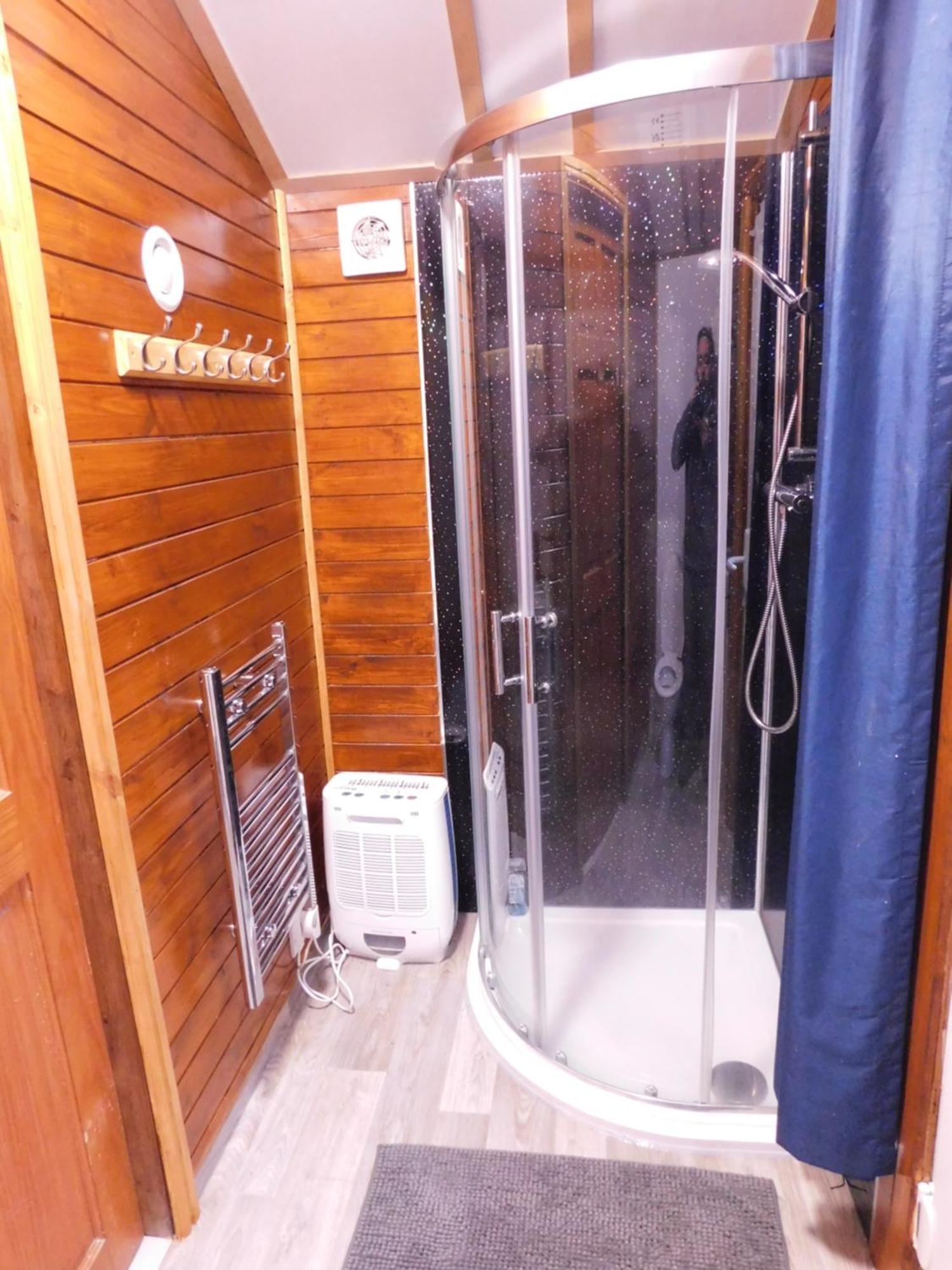 Bryn Dinas Camping Pods At The Foot Of Mt Snowdon เบดด์เกอเลิร์ท ห้อง รูปภาพ